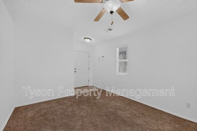 Building Photo - 2824 Merlot Dr SW