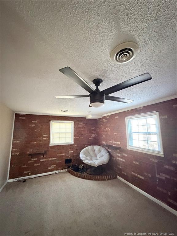 Building Photo - 4946 Pinewood Dr