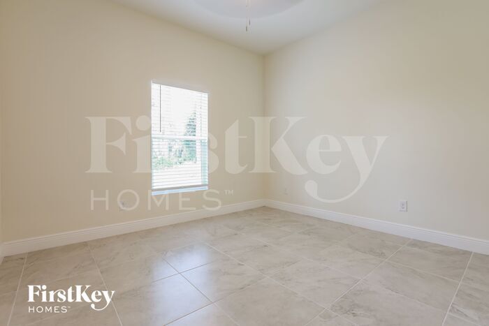 Building Photo - 4594 Flamlau Ave