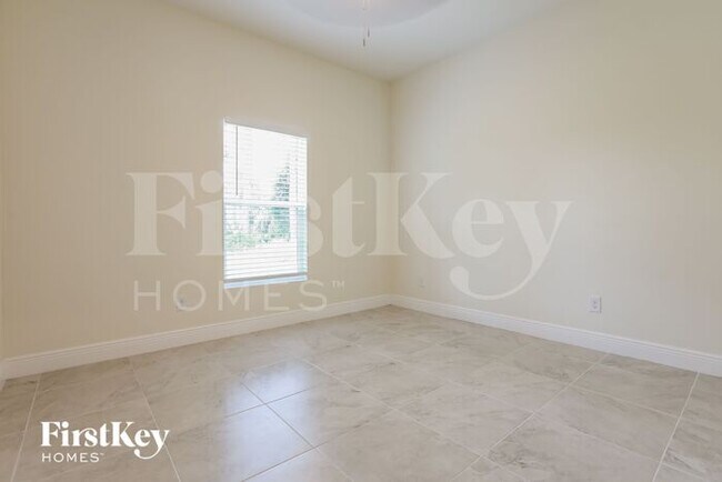 Building Photo - 4594 Flamlau Ave