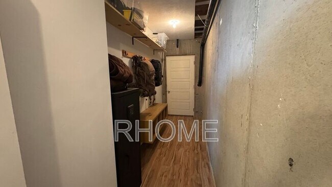 Building Photo - 8044 N Clydesdale Dr