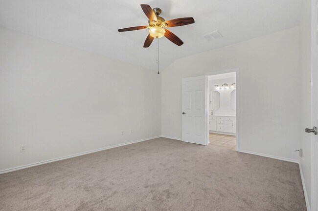 Building Photo - 15403 Court Green Trail