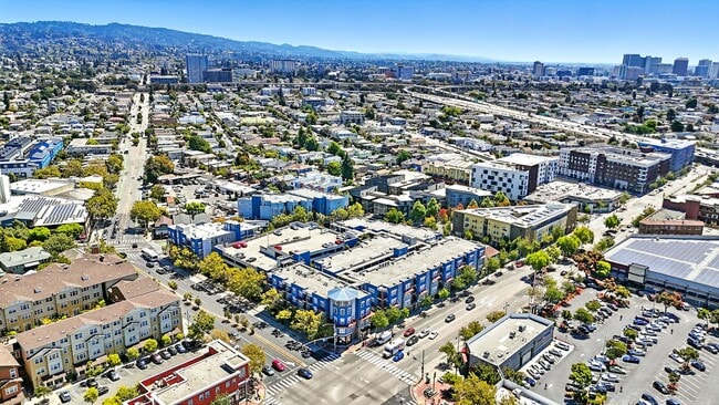 Building Photo - Spacious Andante Top-Floor 2/2 Condo Avail...