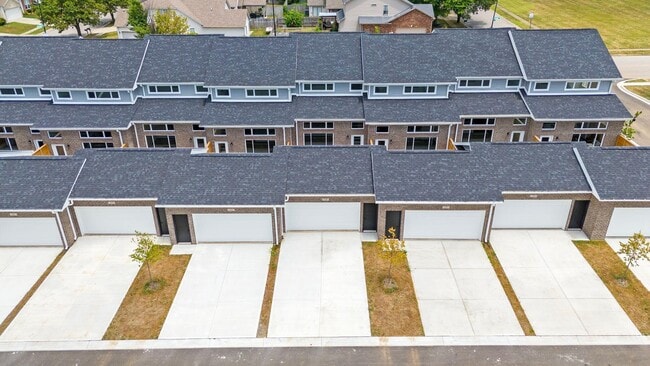 Building Photo - 186 Robinson Way