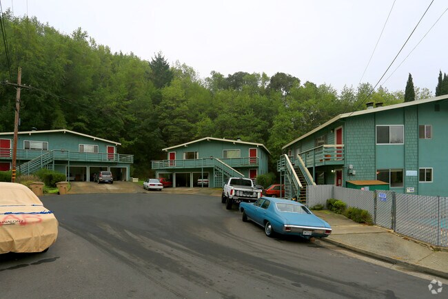 Primary Photo - Piper Court Apartments