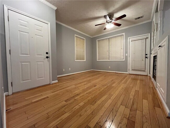 Building Photo - 320 Harmony Ct