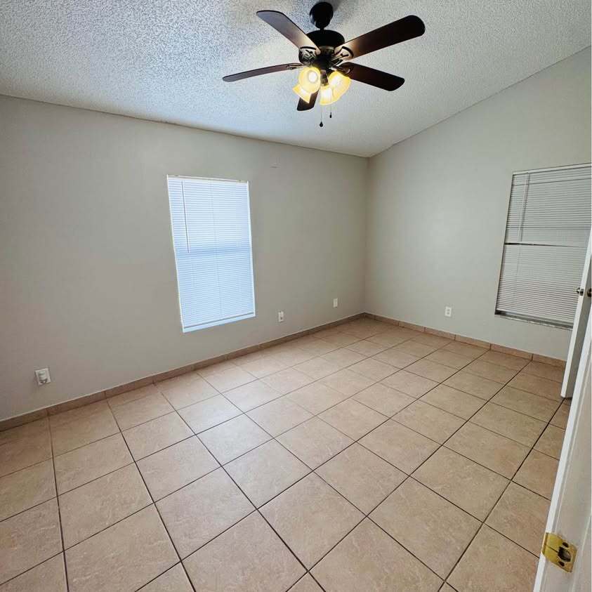 Building Photo - 9355 Dearmont Ave