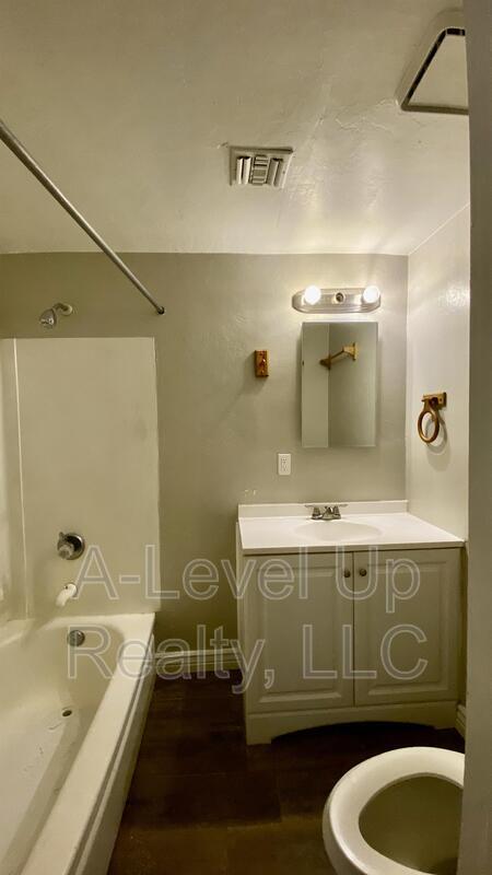 Building Photo - 3909 S 14th Ave