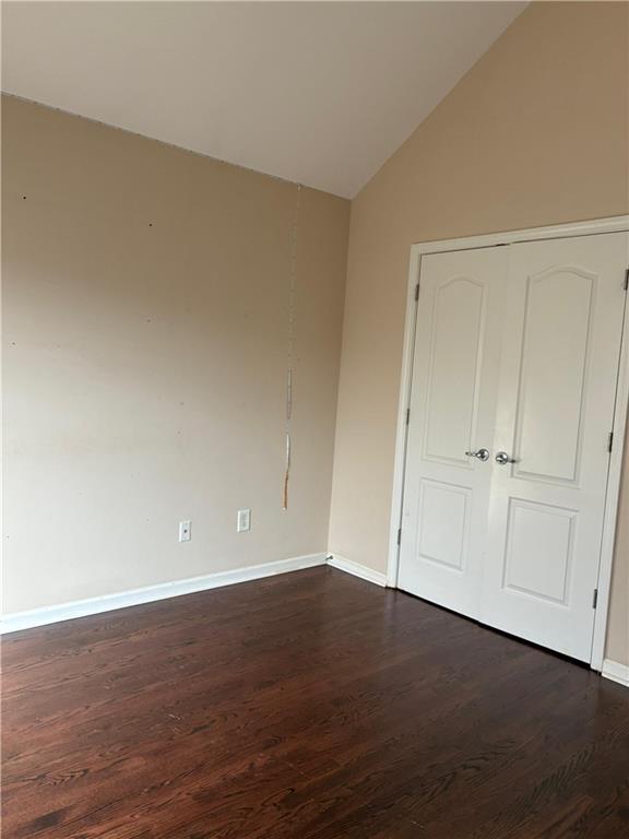 Building Photo - 1880 Manor View