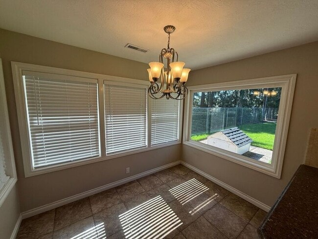 Building Photo - 4135 Rivercrest Dr N