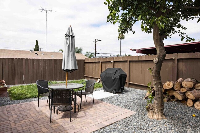 Building Photo - 910 S Lincoln Ave