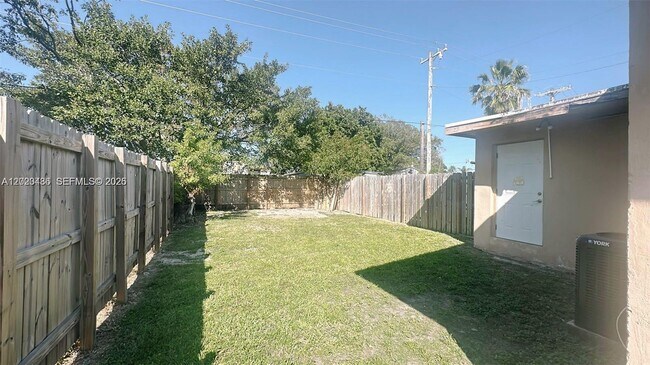 Building Photo - 2125 NW 66th St