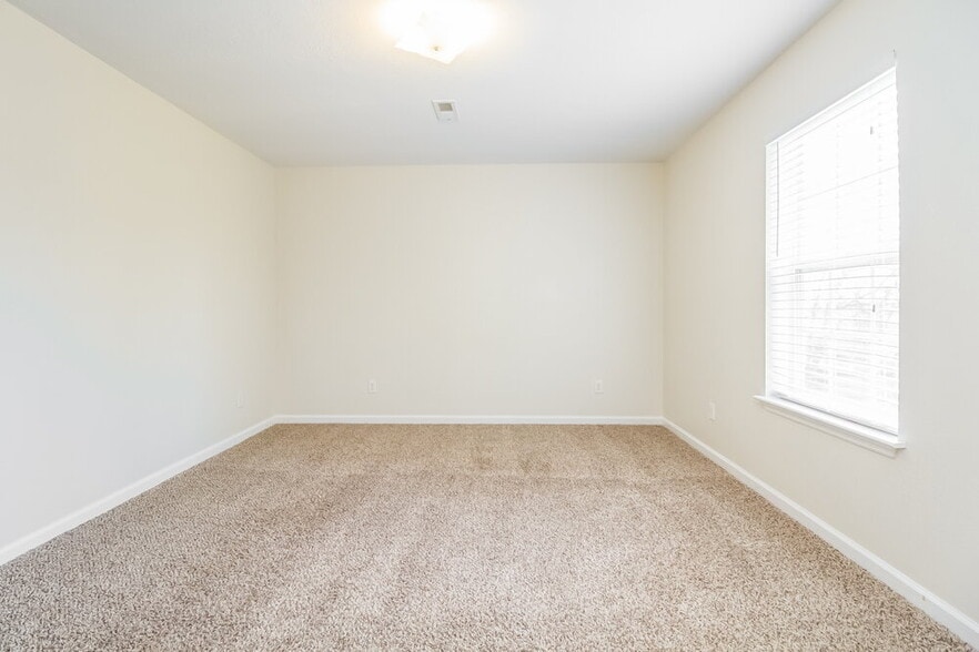 Building Photo - 2164 Spring Hill Cir