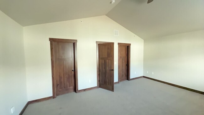 Building Photo - Westwood Circle