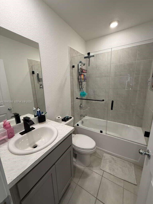 Building Photo - 441 NE 13th St