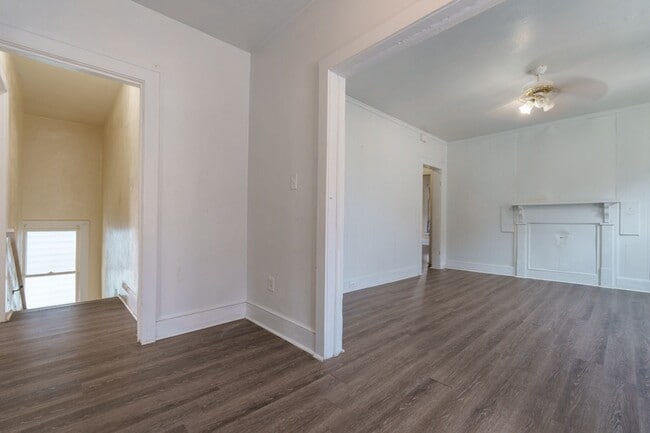 Building Photo - MOVE IN READY 4 Bedroom in Chesapeake!