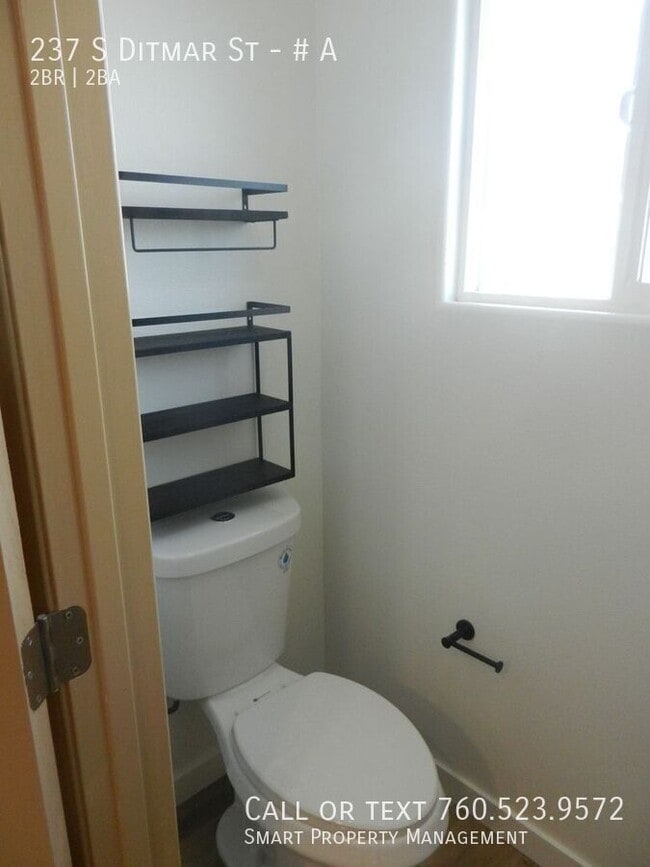 Building Photo - 237 S Ditmar St