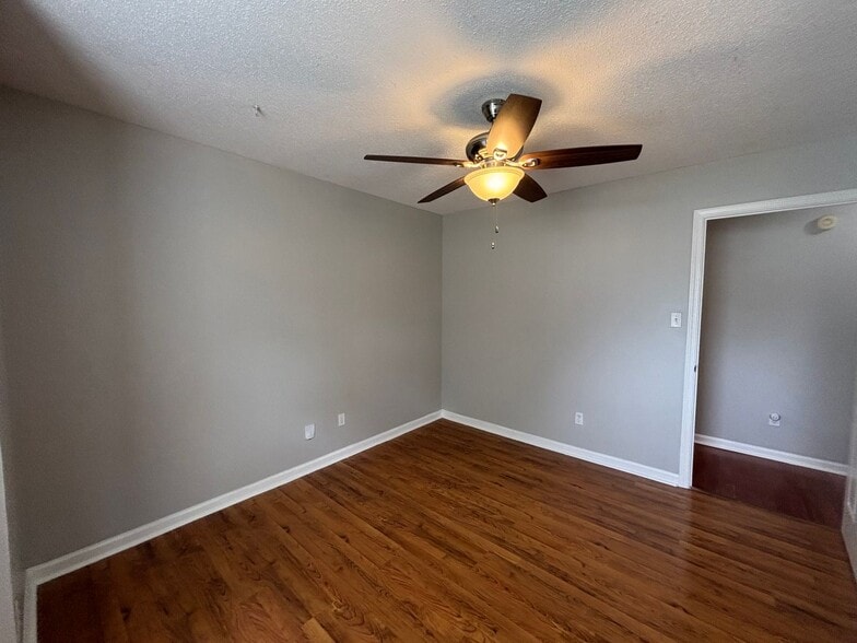 Building Photo - 2573 Laurelcrest Dr