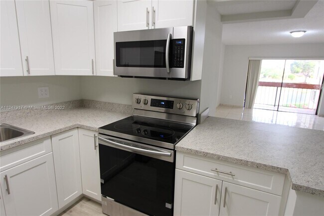 Building Photo - 8520 SW 149th Ave