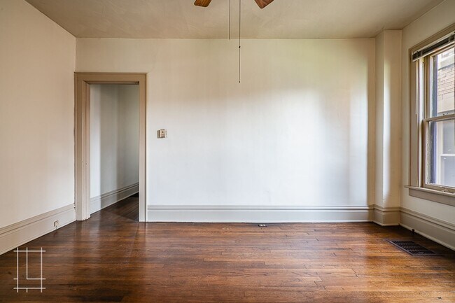 Building Photo - 35 Lundy St