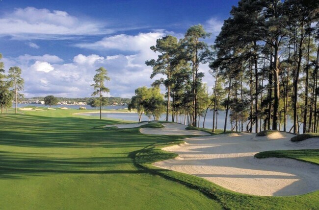 Building Photo - 518 Clinton St