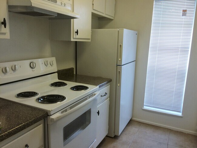 Building Photo - 3513CU