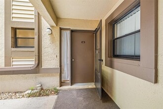 Building Photo - 125 Woodlake Wynde