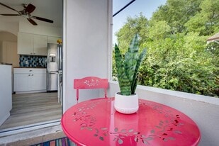 Building Photo - 1320 SW 11th St