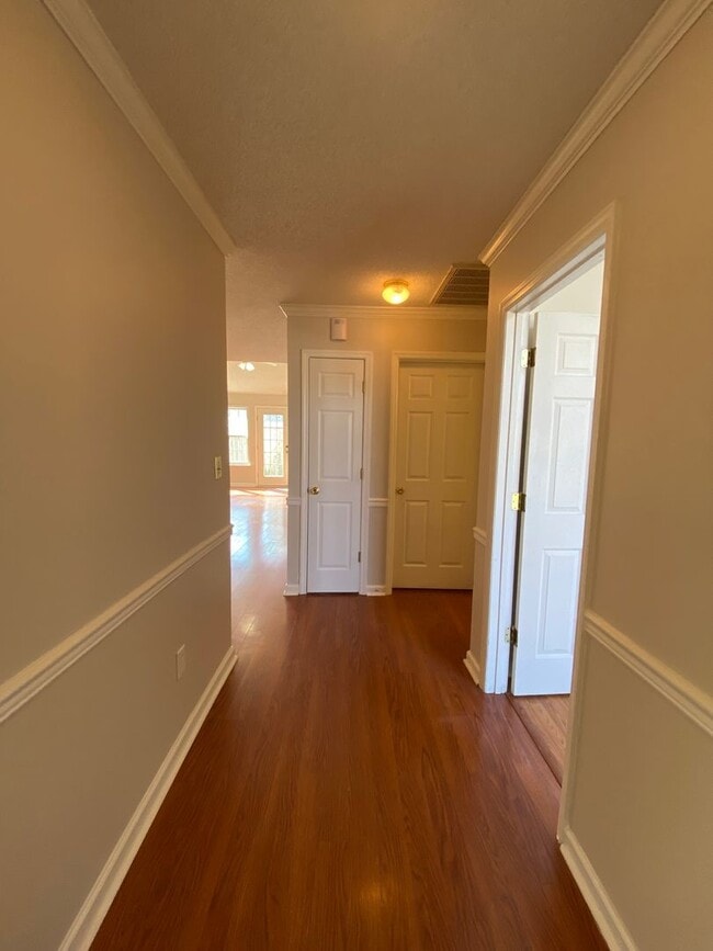 Building Photo - 2 Bedroom Townhome on a corner lot in Harvestwood!