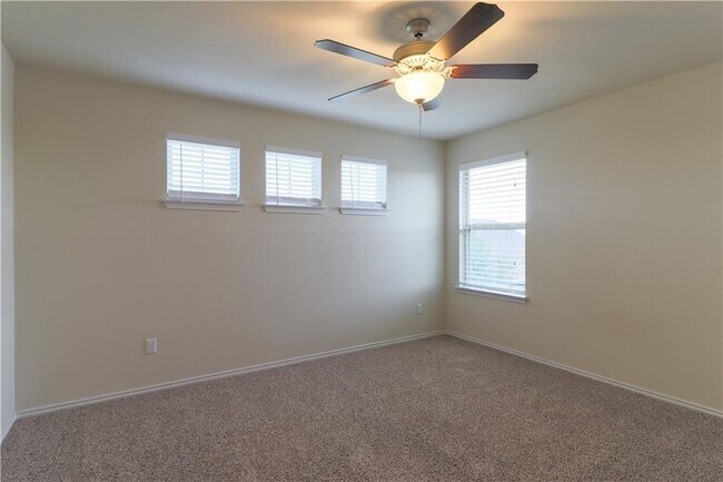 Building Photo - 121 Palestine Cove