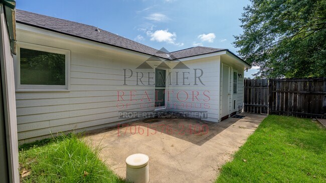 Building Photo - 5702 Stoneridge Dr