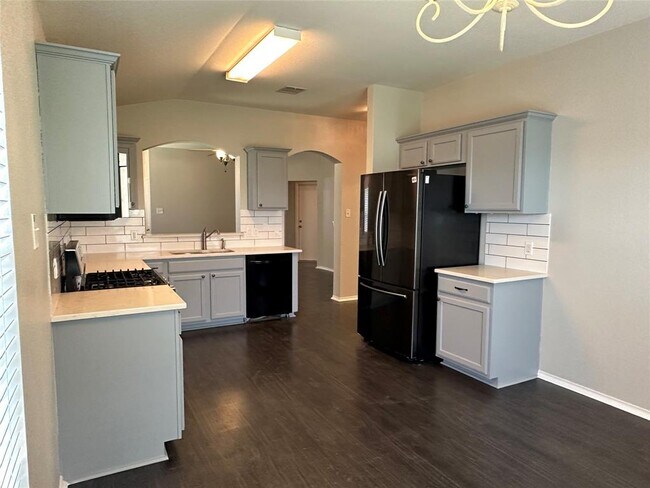 Building Photo - 1600 McDowell Bend