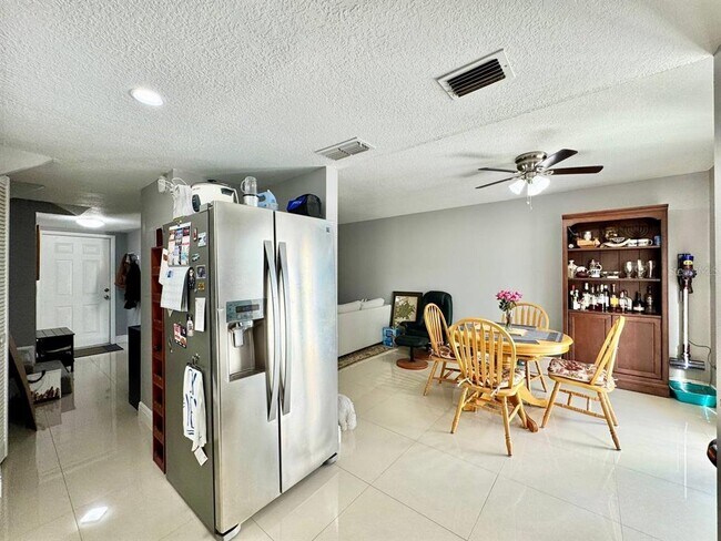 Building Photo - 5216 Tennis Ct Cir