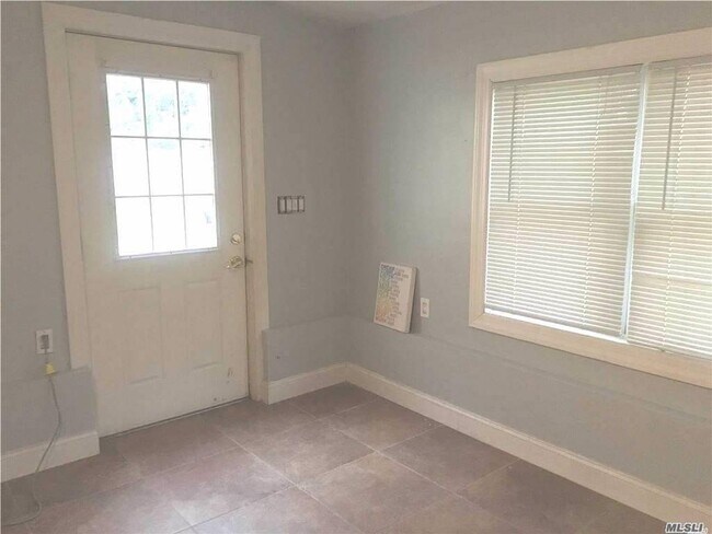 Building Photo - 1 Gilford Ct