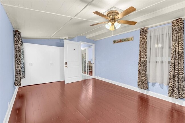 Building Photo - 5575 Milam Rd