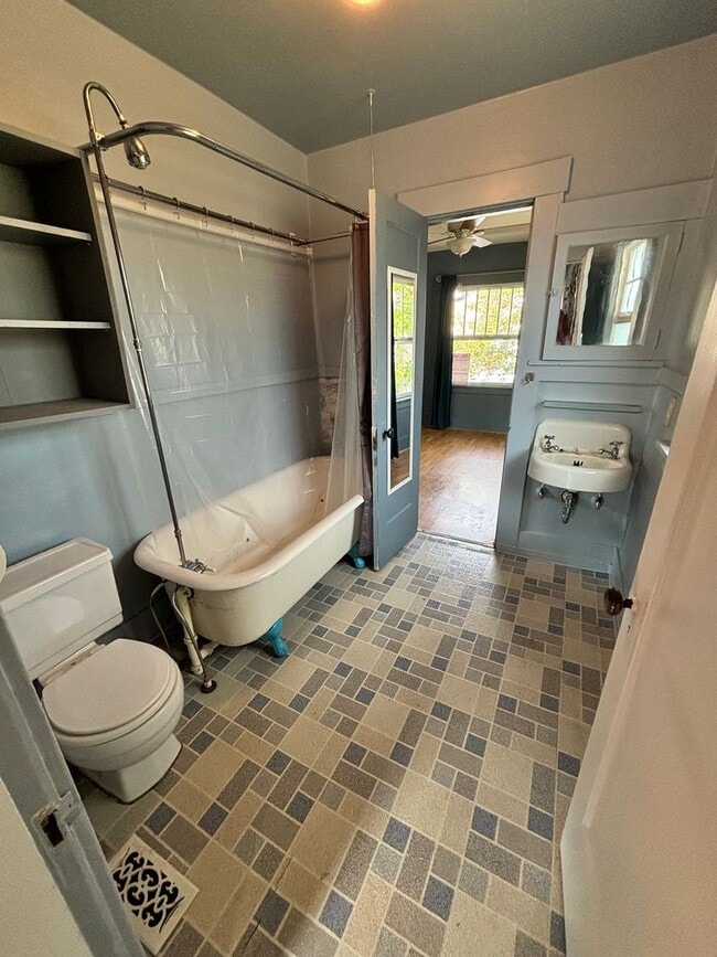 Building Photo - Craftsman Style House on Alberta available now
