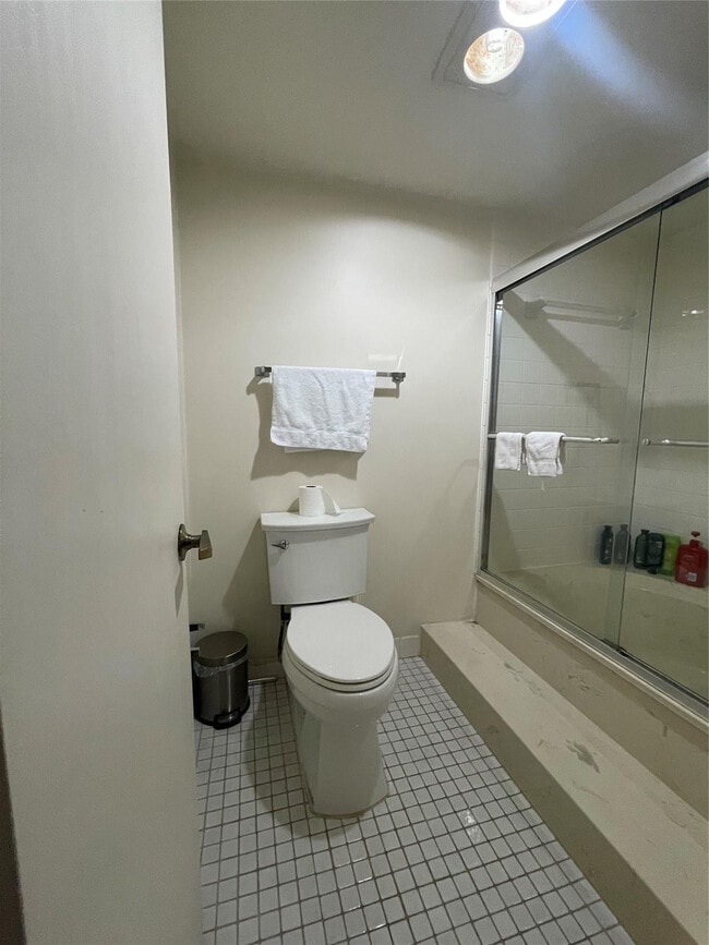 Building Photo - 16141 Blatt Blvd