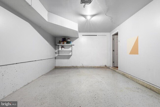 Building Photo - 271 Yorktown Ct