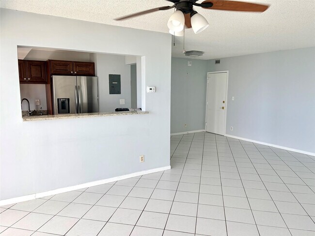 Building Photo - 2701 N Ocean Blvd