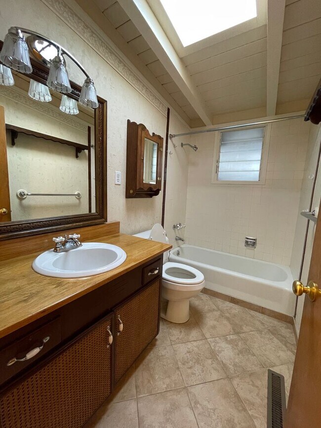 Building Photo - Beautiful Novato Home – 3BR/2BA, 2-Car Garage, Ample Storage & Quiet Street