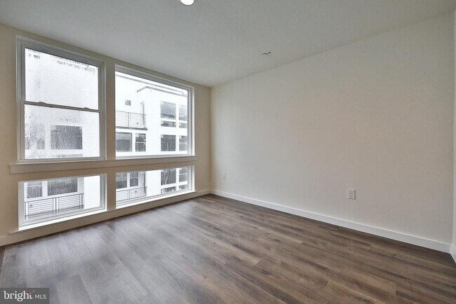 Building Photo - 1500 N Randolph St