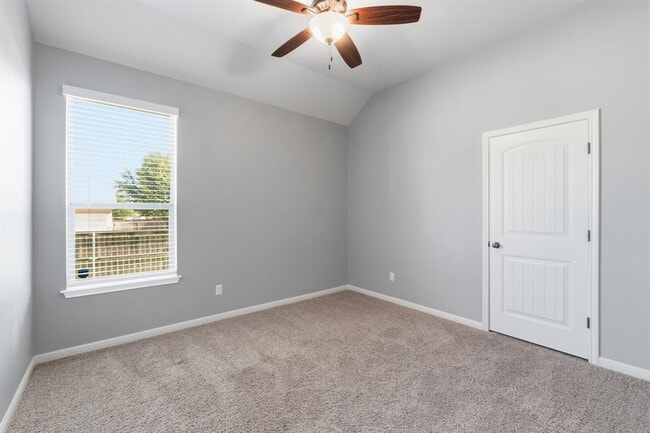 Building Photo - 2508 Hilltop Divide Ln