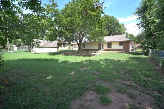 Building Photo - 5716 S Birch Ave