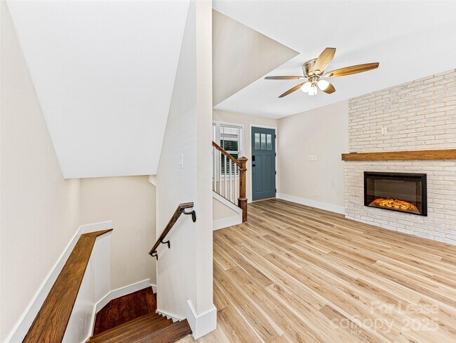 Building Photo - 42 Forsythe St