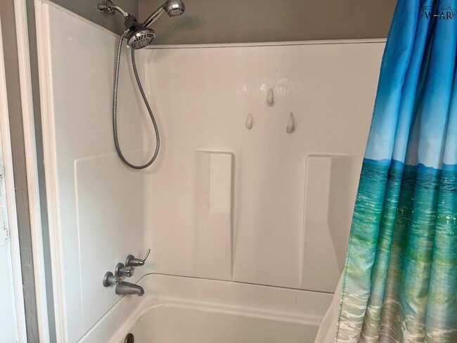 Building Photo - 405 Vaughn St