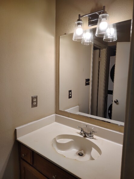 Building Photo - 1826 S Brightside View Dr