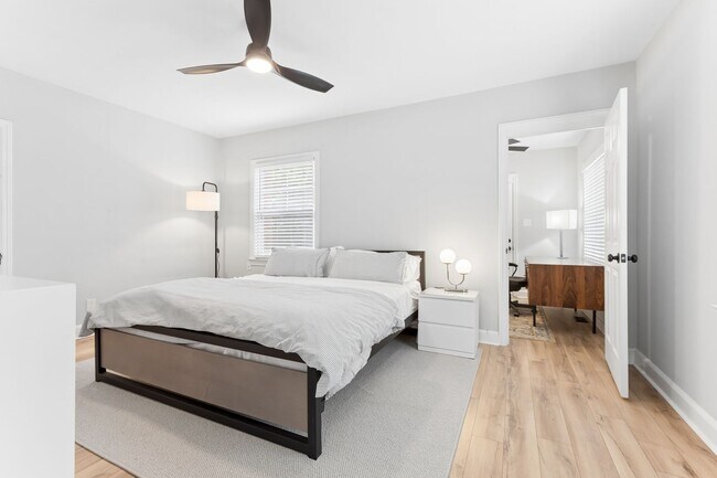 Building Photo - Fully Furnished Mid-Term Rental with Utilities Included!!