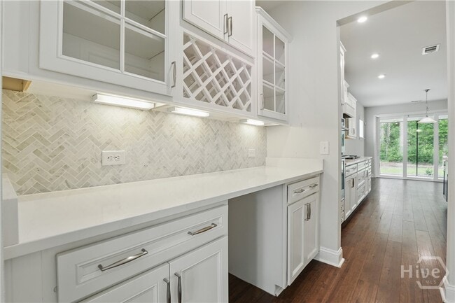 Building Photo - 29 Franklin Cut