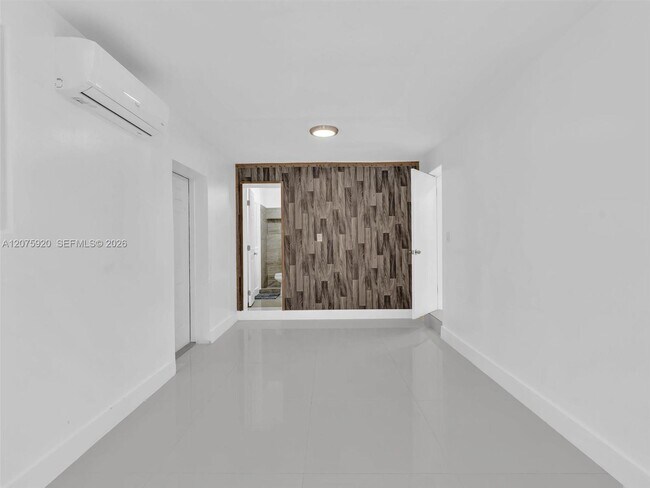 Building Photo - 1647 NE 146th St