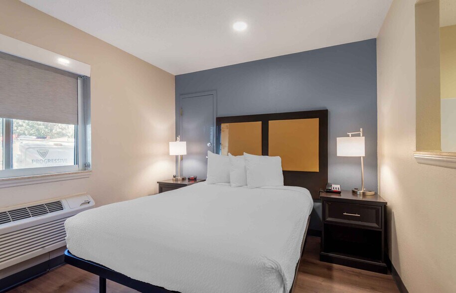 Building Photo - Furnished Studio-Charlotte - Tyvola Rd. - ...